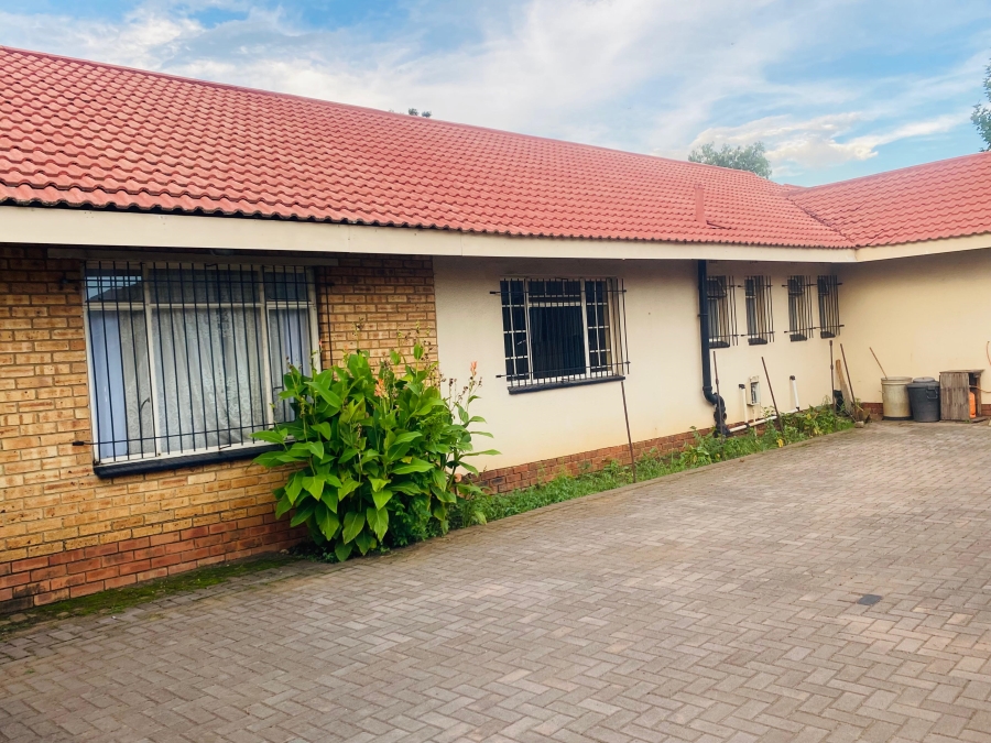 3 Bedroom Property for Sale in Roodia Free State